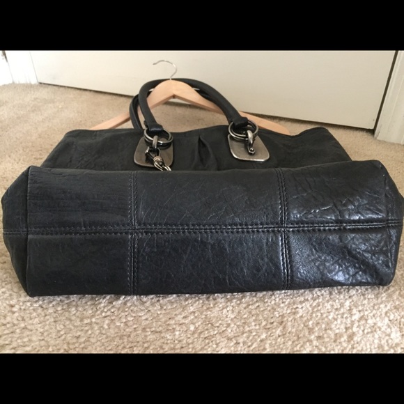 Tote - Picture 6 of 7